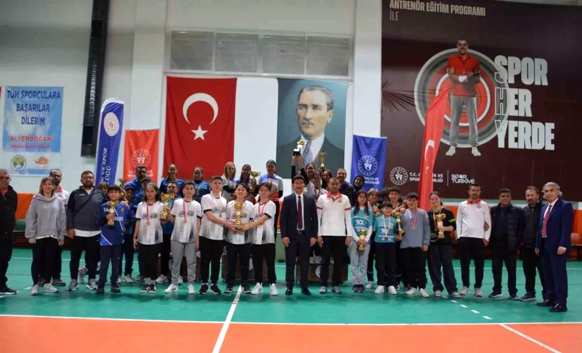 Köyceğiz\'de Floor Curling İl Birinciliği Sonuçlandı