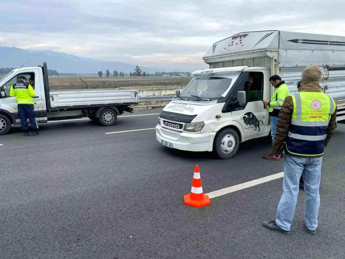 Kuşadası\'nda Canlı Hayvan Taşıyan Araçlara Denetim