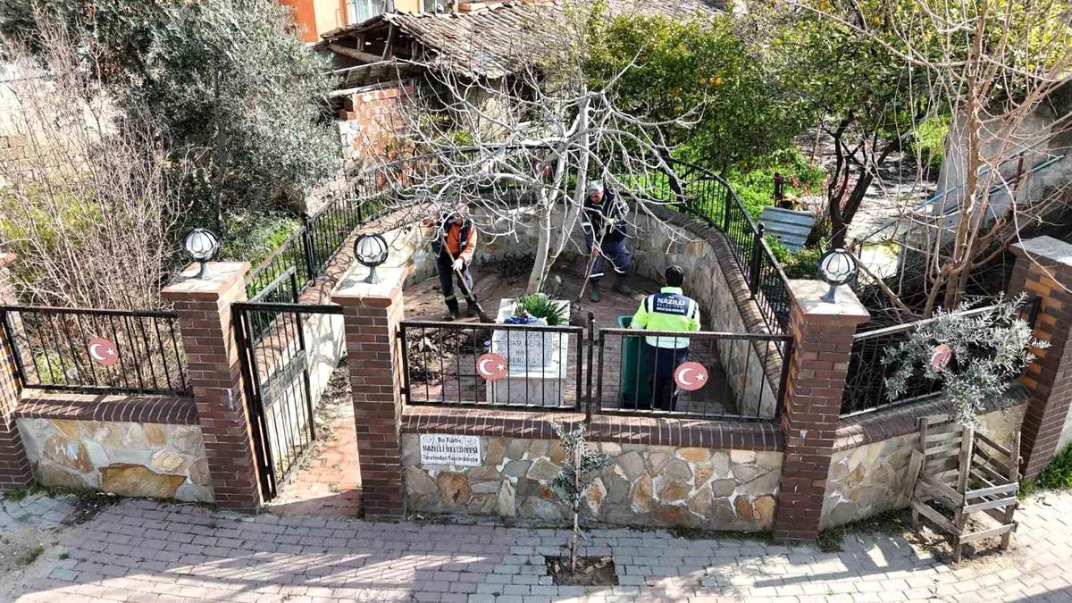 Nazilli Belediyesi\'nden Türbelere Temizlik Öncesi Bakım