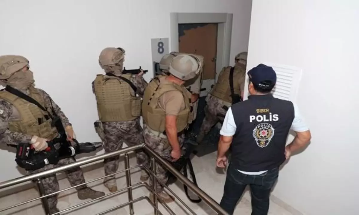 Antalya\'da Siber Suç Operasyonu: 16 Gözaltı