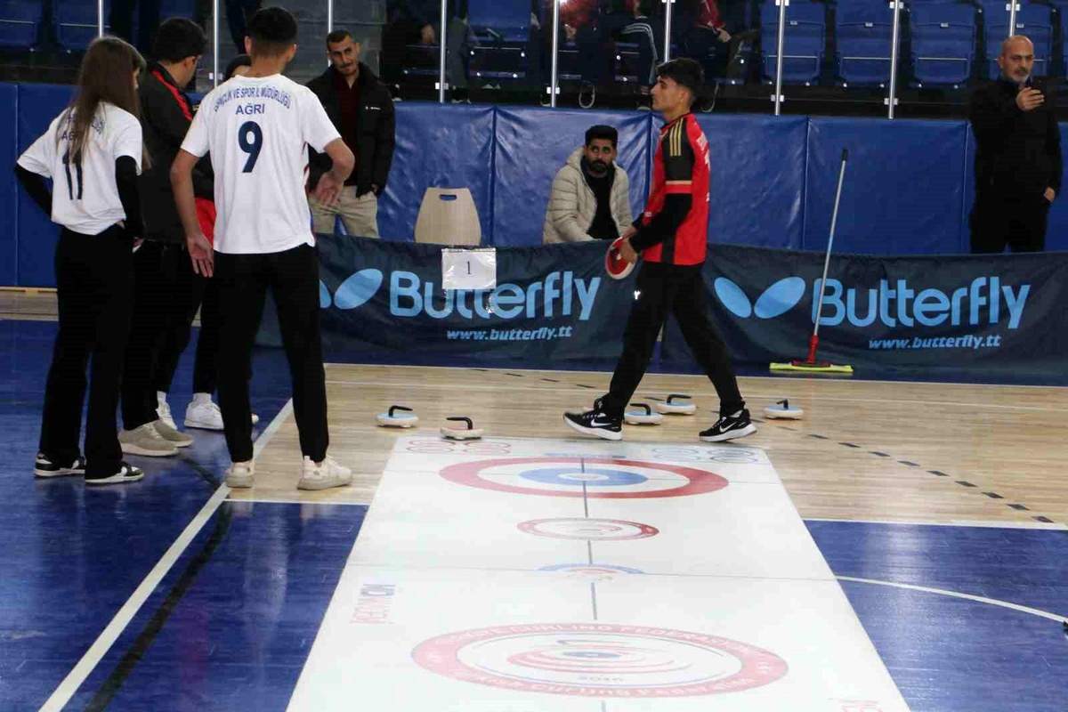 Diyarbakır\'da İlk Floor Curling Turnuvası