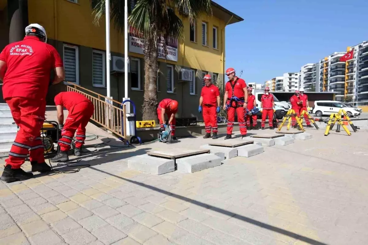 Efeler Belediyesi Deprem Haftası\'nda Farkındalık Etkinliği Düzenliyor