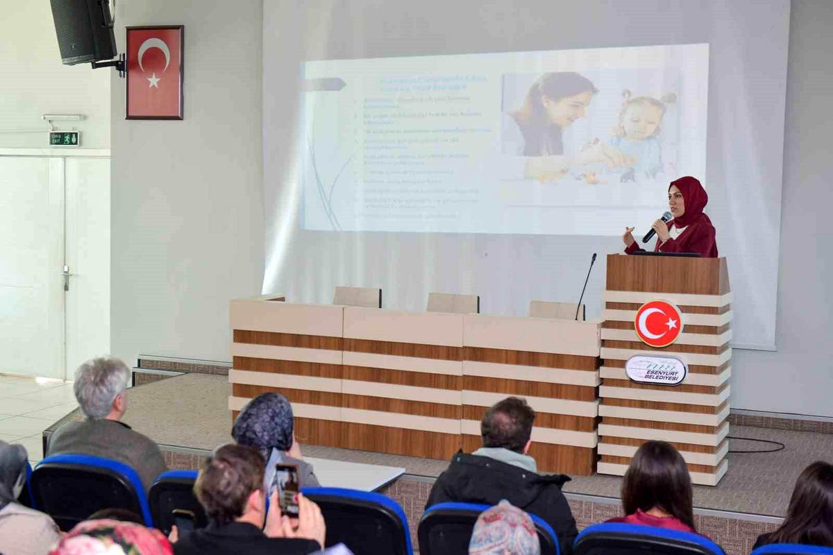 Esenyurt\'ta Aileler İçin Dil ve Konuşma Gelişimi Semineri Düzenlendi