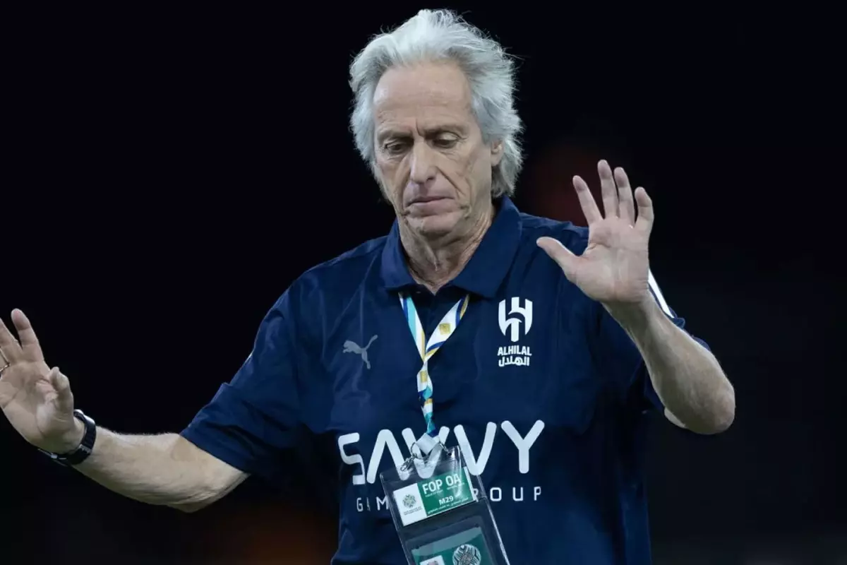 Merih Demiral\'ın takımı Jorge Jesus\'u üzdü