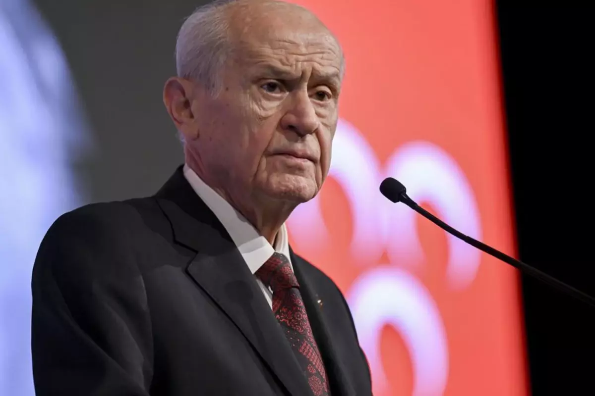 Bahçeli\'den \'\'İmralı\'\' açıklaması: Demokratikleşmeye omuz verenlere müteşekkiriz