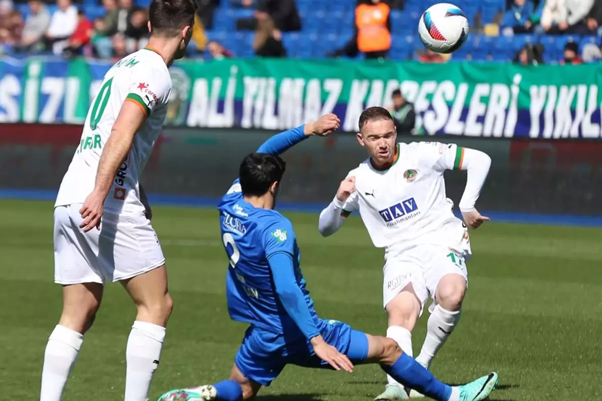 Çaykur Rizespor, Alanyaspor\'u 3-1 mağlup etti