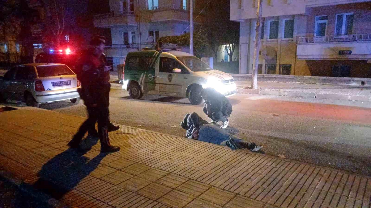 Çorum\'da Kovalamaca: Sürücü ve Arkadaşı Yakalandı