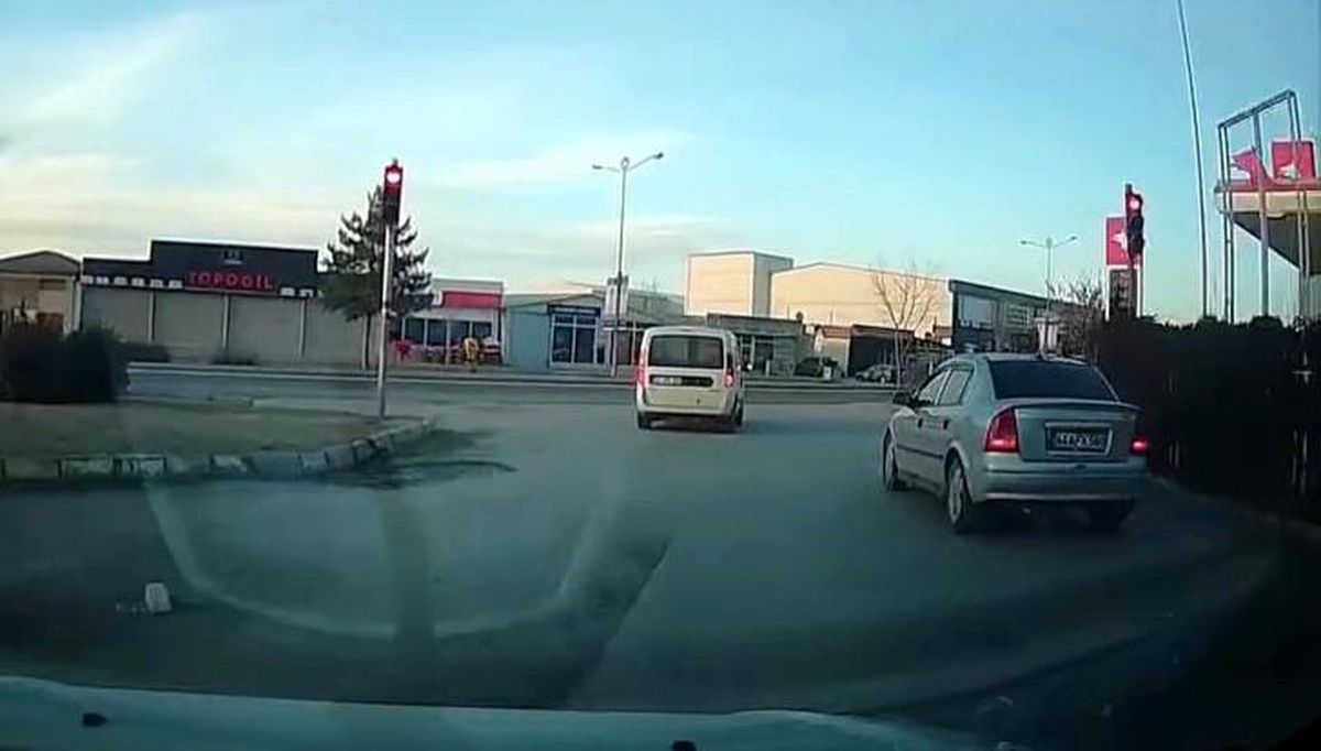 Elazığ\'da Kırmızı Işık İhlali Kamerada