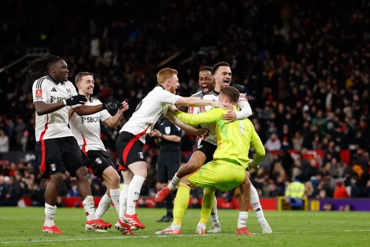 117 yıl sonra gelen zafer: Fulham, Manchester United\'ı eledi