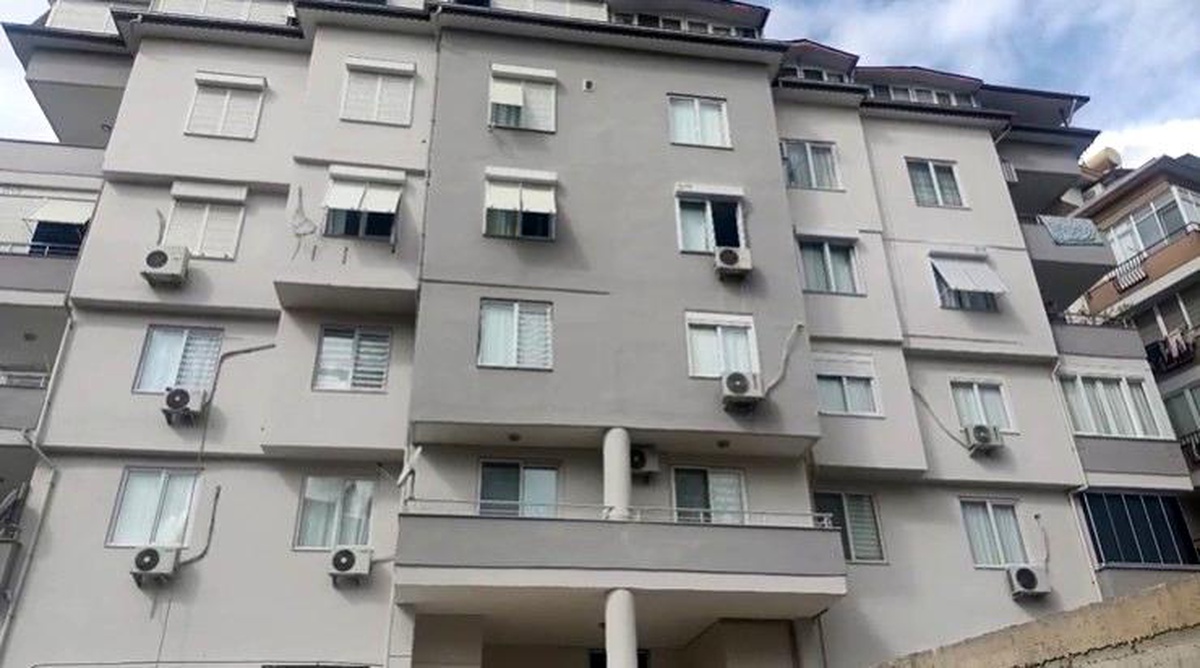 Alanya\'da Kadın Pencereden Düştü