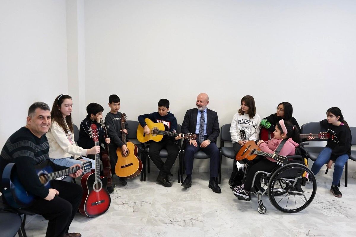 Kocasinan Akademi\'de Çocuklar Sanatla Buluşuyor