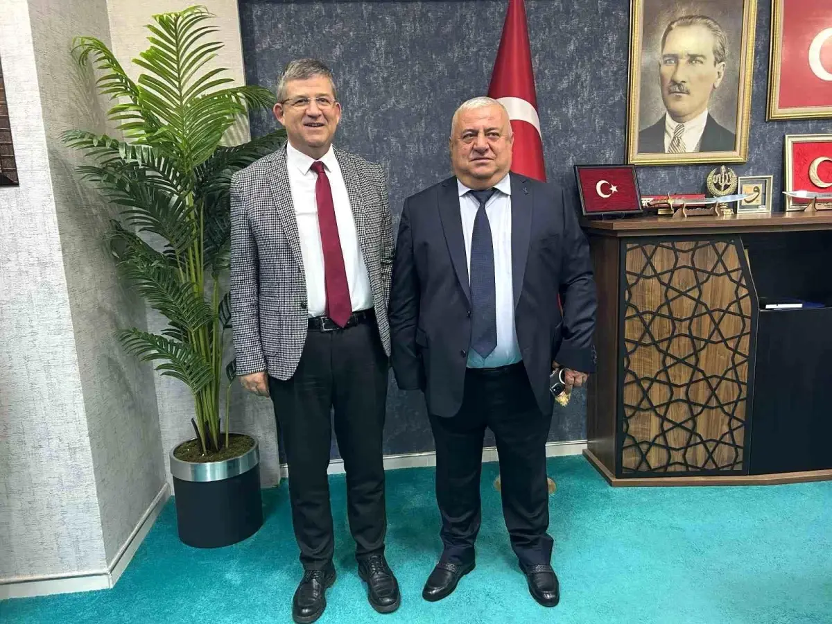 Esnaf Birliği\'nden AK Parti\'ye Ziyaret