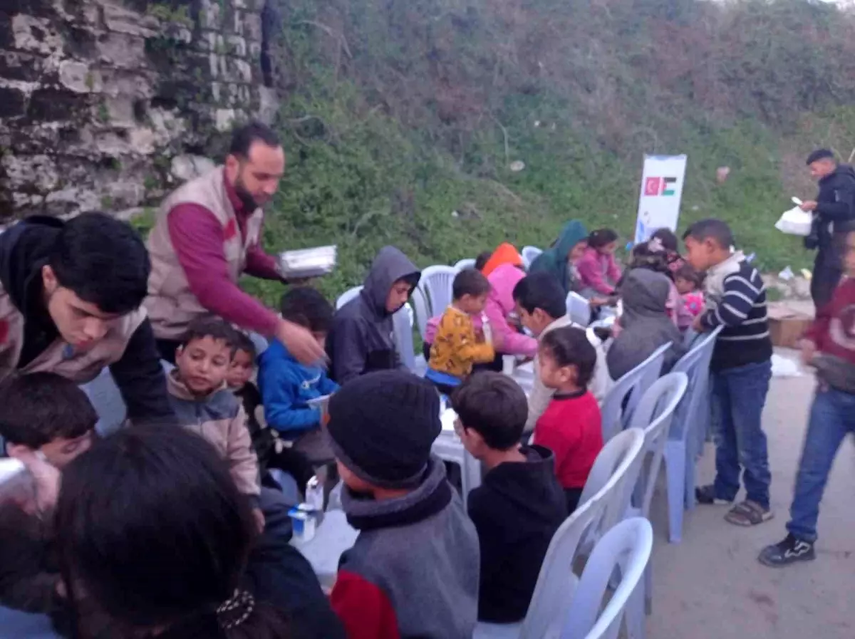 Esenler Belediyesi\'nden Gazze\'deki Çocuklara Ramazan İftarı