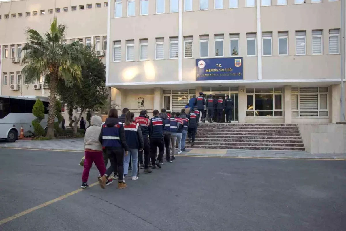 Mersin\'de Dolandırıcılık Çetesi Çökertildi