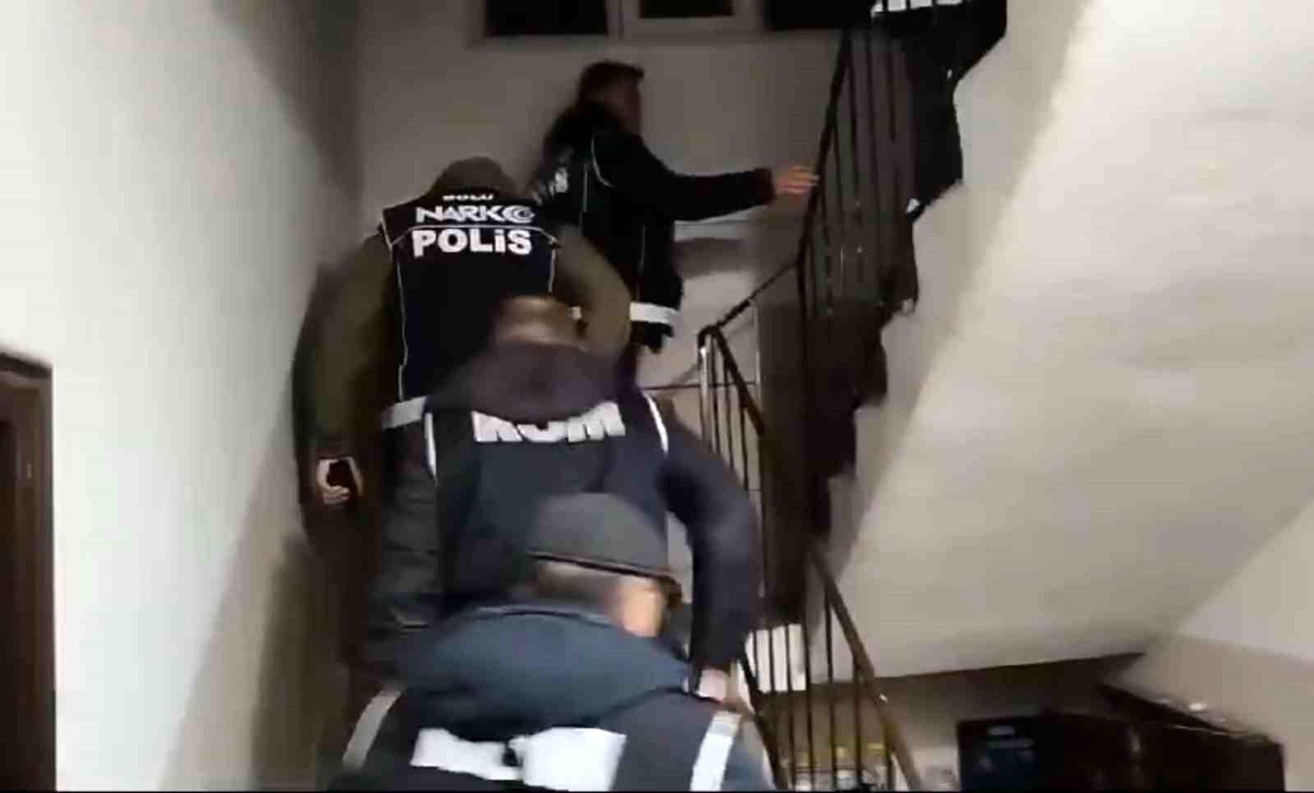 Bolu\'da Göçmen Kaçakçılığı Operasyonu