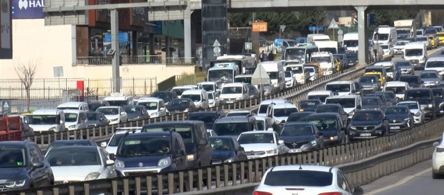 İstanbul'da tepki çeken eylem; trafik durdu, ambulanslar bile geçemedi