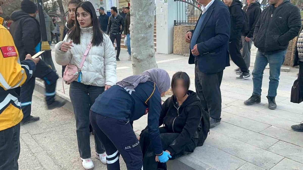 Adıyaman\'da Motosiklet Kazası: Bir Kız Çocuğu Yaralandı