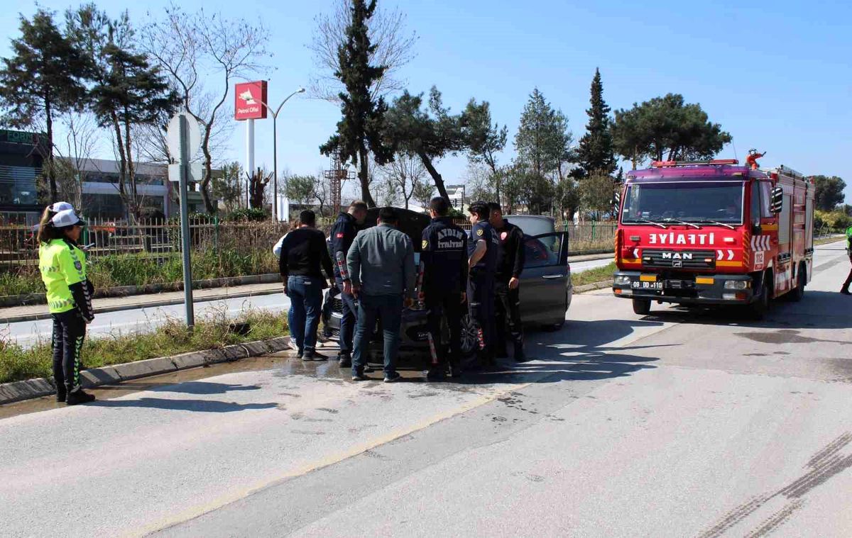 Aydın\'da otomobil yangını söndürüldü