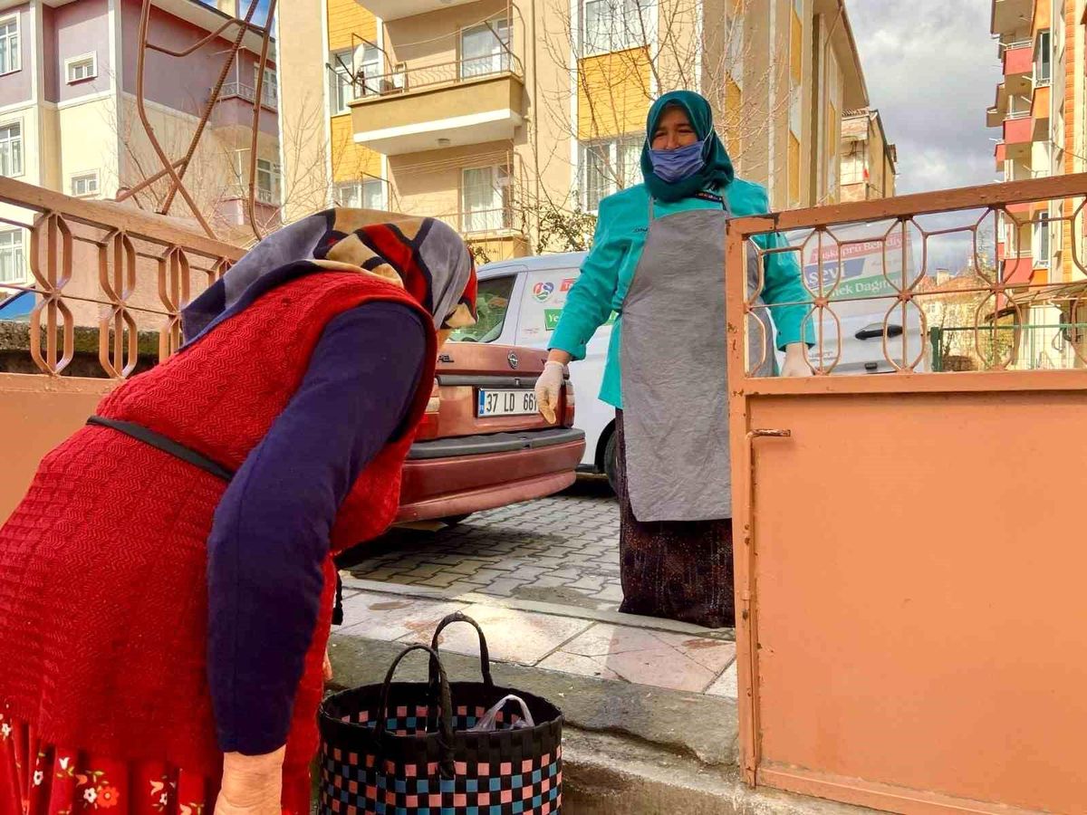 Taşköprü Belediyesi Ramazan\'da Sıcak Yemek Dağıtımına Devam Ediyor