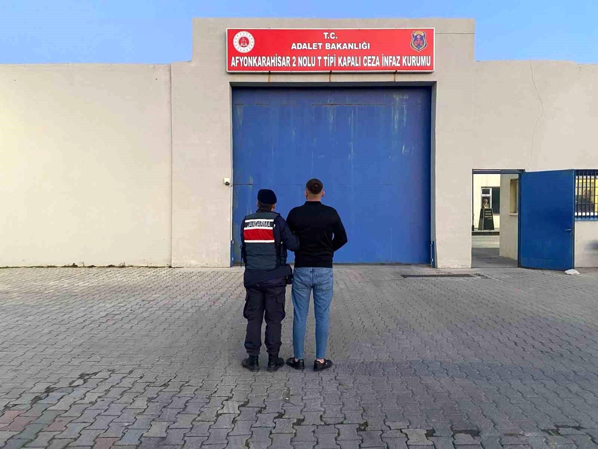 Aranan Şahıs Jandarmadan Kaçamadı
