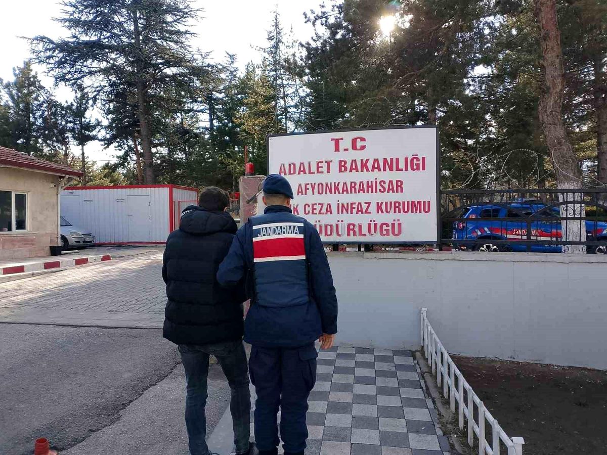 Afyonkarahisar\'da uyuşturucu suçlusu yakalandı