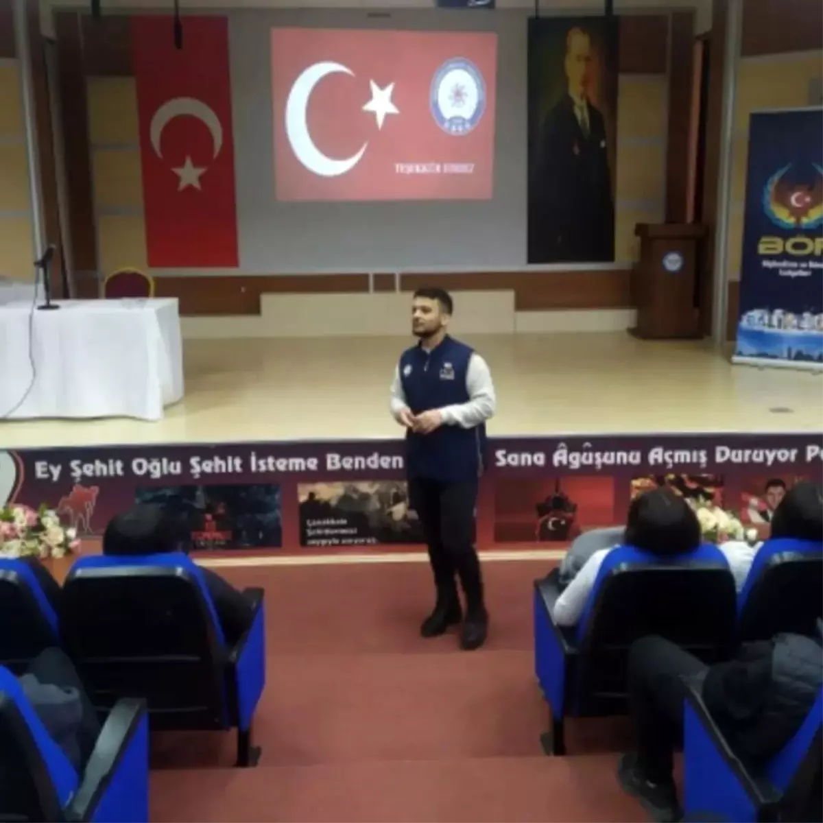 Edremit\'te Gençler İçin Güvenlik Konferansı