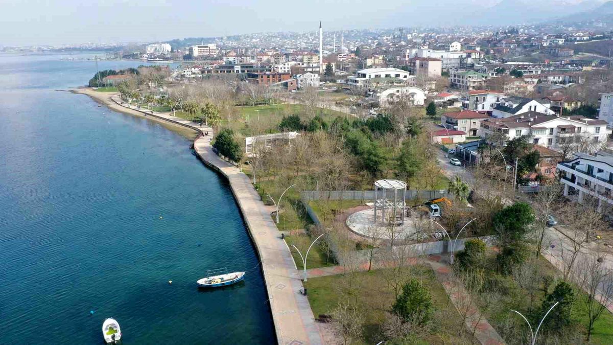 Başiskele\'ye Yeni Kitap Kafe Geliyor