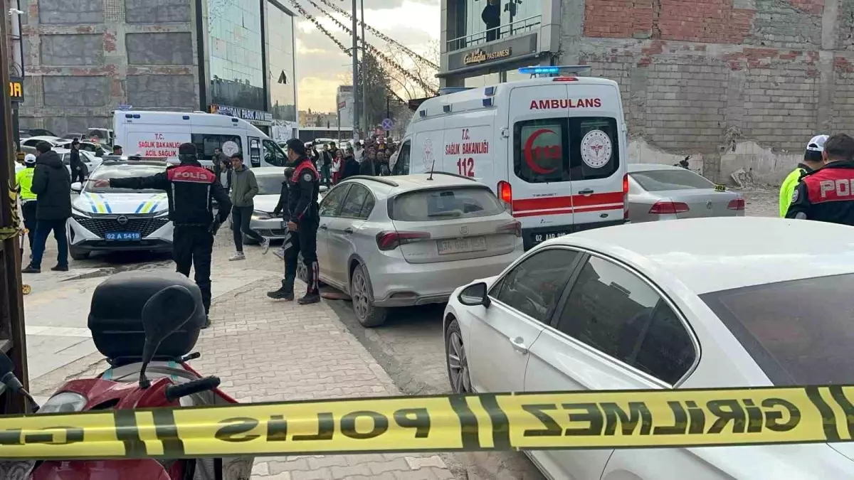 Adıyaman\'da Bıçaklı Kavga: 3 Yaralı