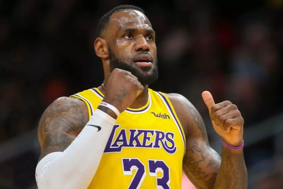 NBA\'de bir ilk: LeBron James, yine tarihe geçti