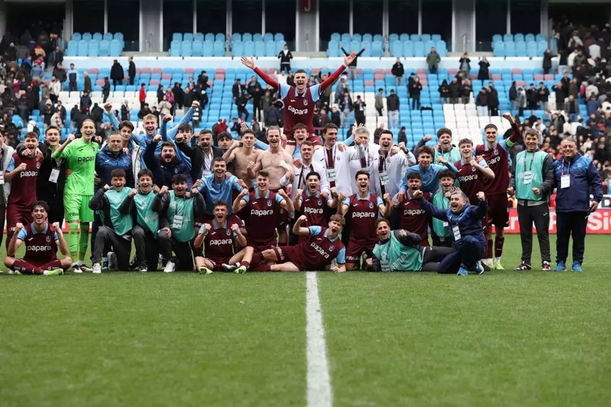 Trabzonspor U19, UEFA Gençlik Ligi\'nde çeyrek finale yükseldi