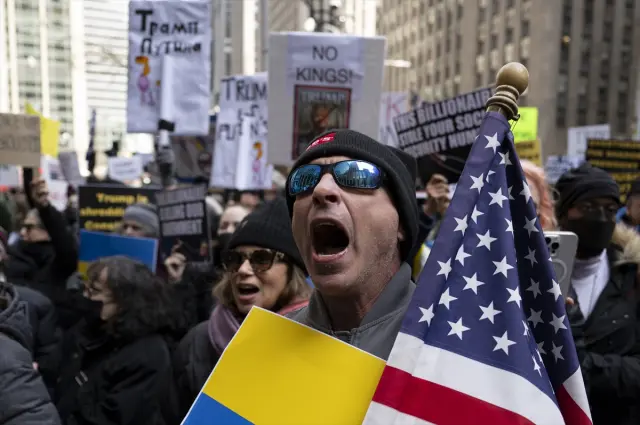 Trump'a ilk kongrede protesto şoku: ABD'de diktatör olmaz