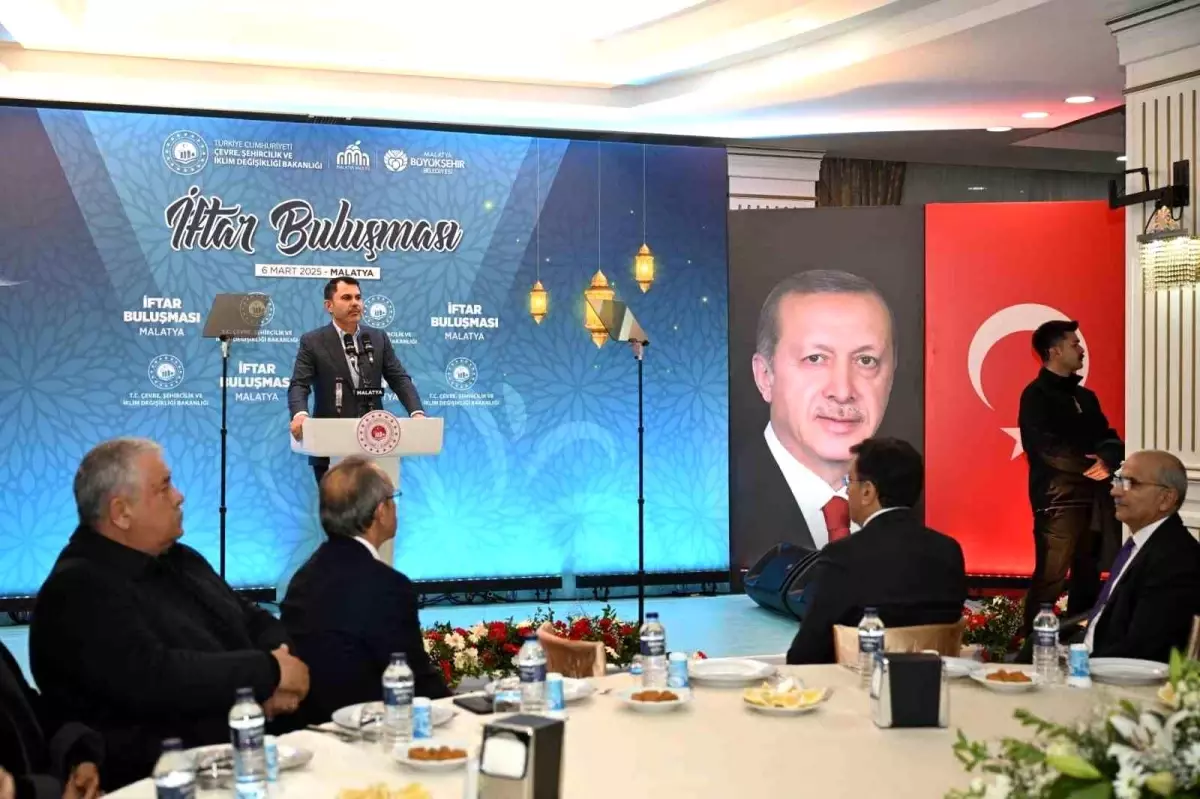 Bakan Kurum: "Muhalefet deprem bölgesini siyasi malzeme yapıyor, buna izin vermeyeceğiz"