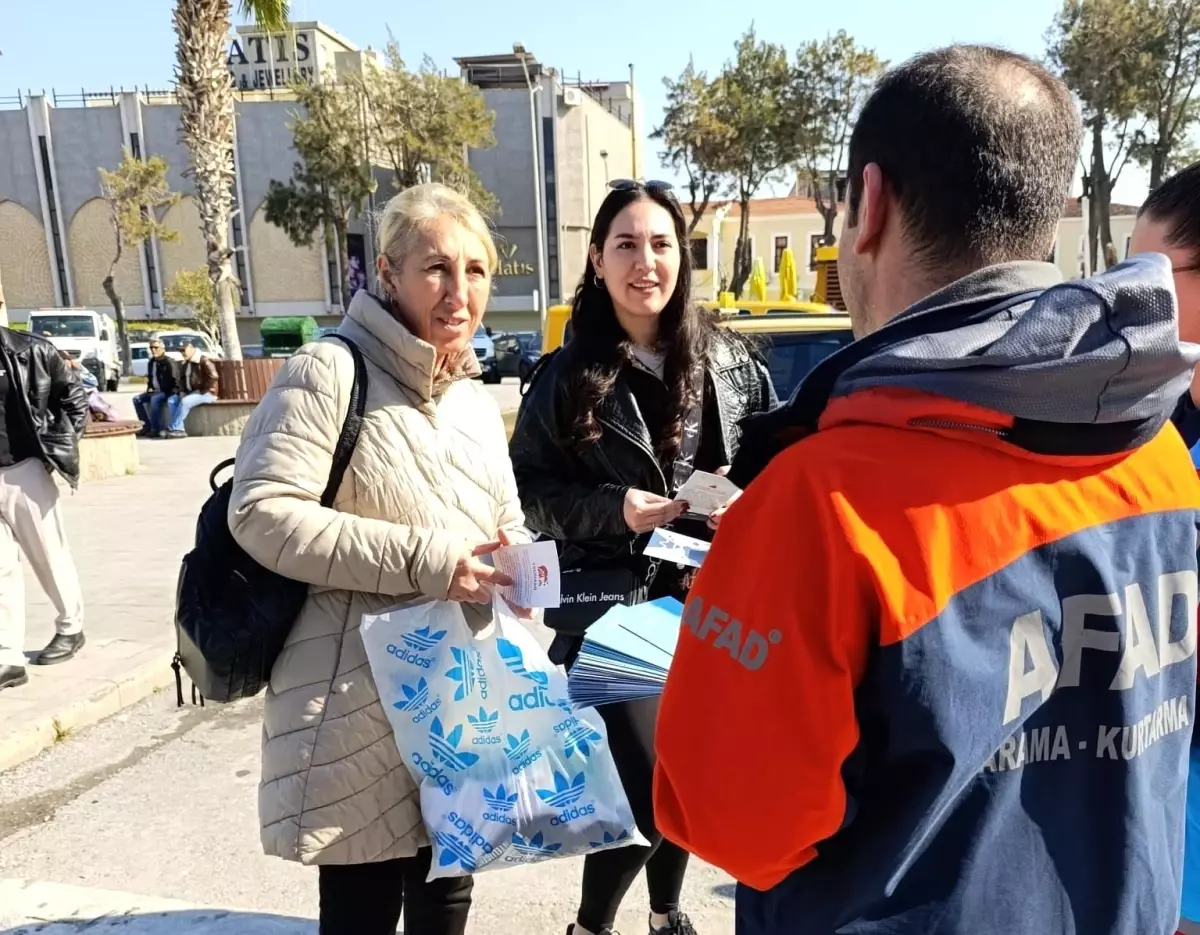 AFAD\'dan Kuşadası\'nda Tsunami ve Volkanizma Bilgilendirmesi