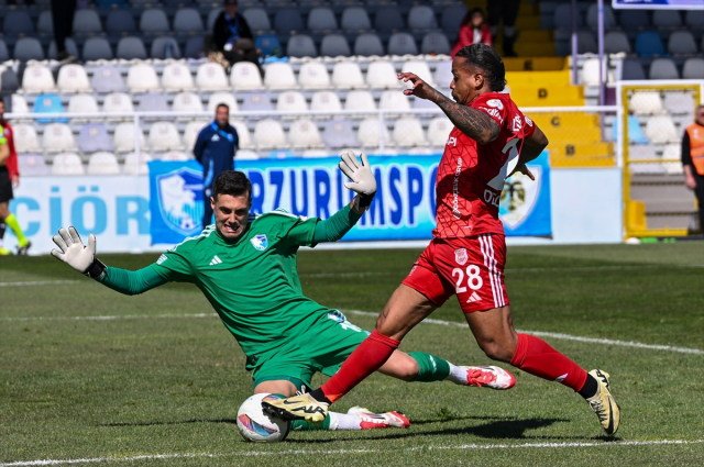 VAR'da Halil Umut Meler oturuyordu: Erzurumspor FK-Pendikspor maçında skandal karar