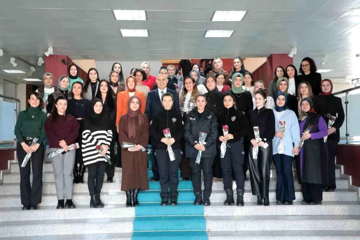 Ağrı\'da Kadınlar Günü Kutlandı