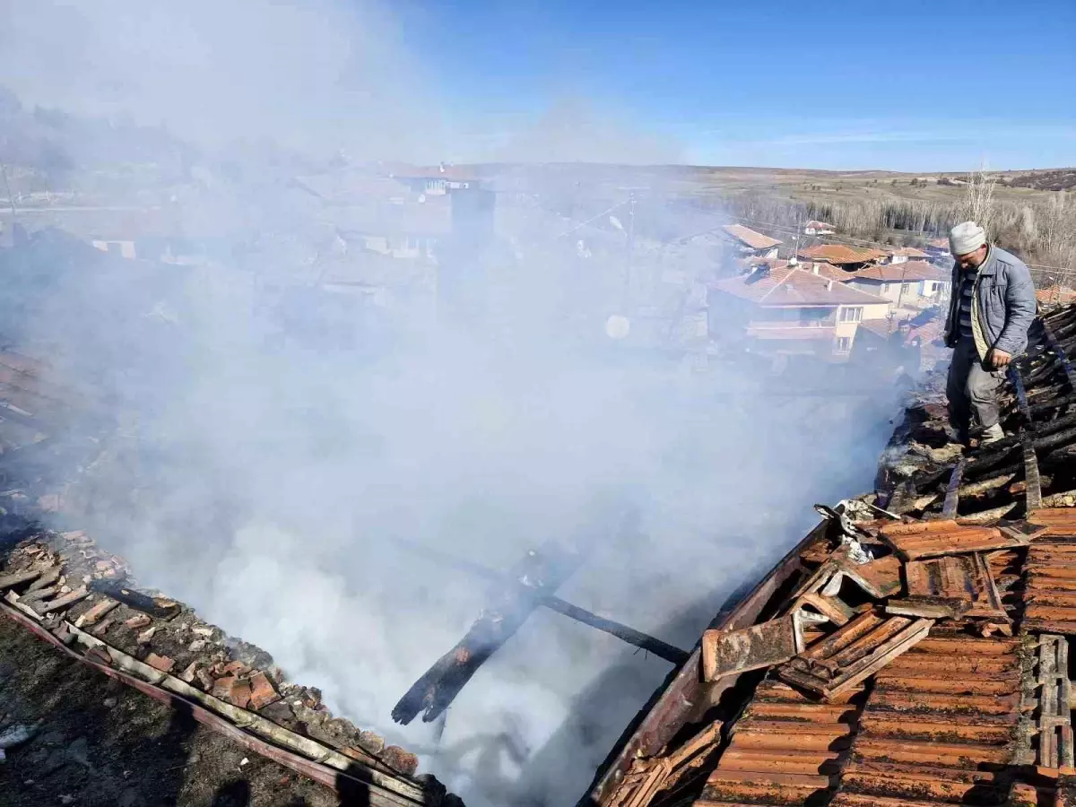 Çorum\'da Yangın, İtfaiye Ekipleri Hızla Müdahale Etti