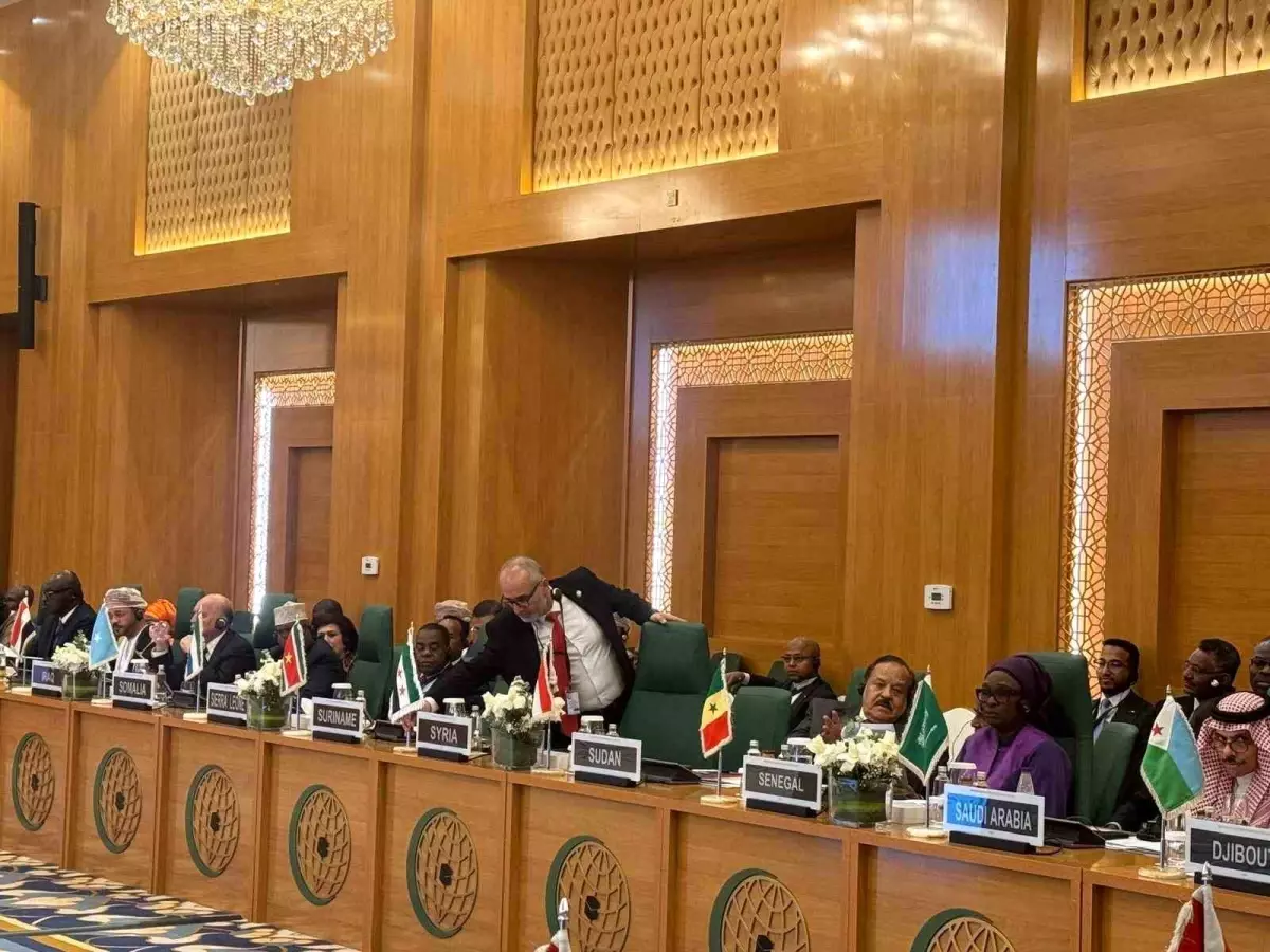 Fidan, İİT Toplantısında Suriye\'nin Üyeliğini Gündeme Getirdi