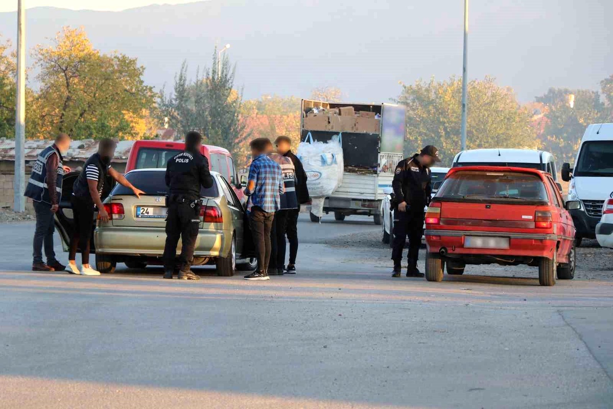 Erzincan\'da 14 Aranan Şahıs Yakalandı