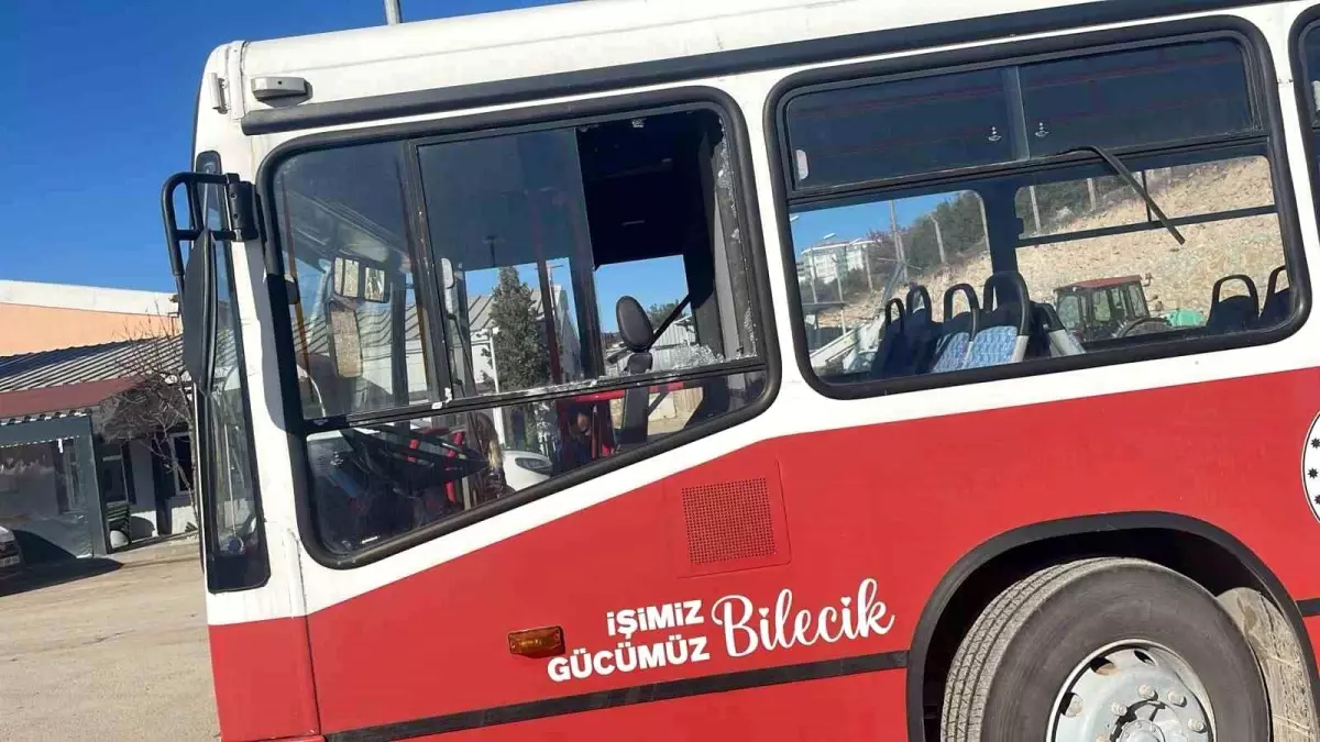 Bilecik\'te Minibüsçülerin Eylemi Otobüse Saldırıya Dönüştü