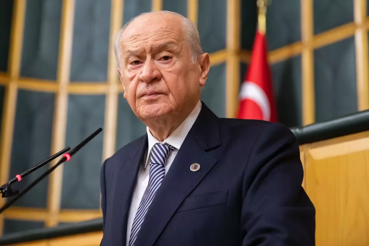 MHP Lideri Bahçeli\'nin telefon trafiği sürüyor: CHP\'li Tanrıkulu ile dikkat çeken görüşme