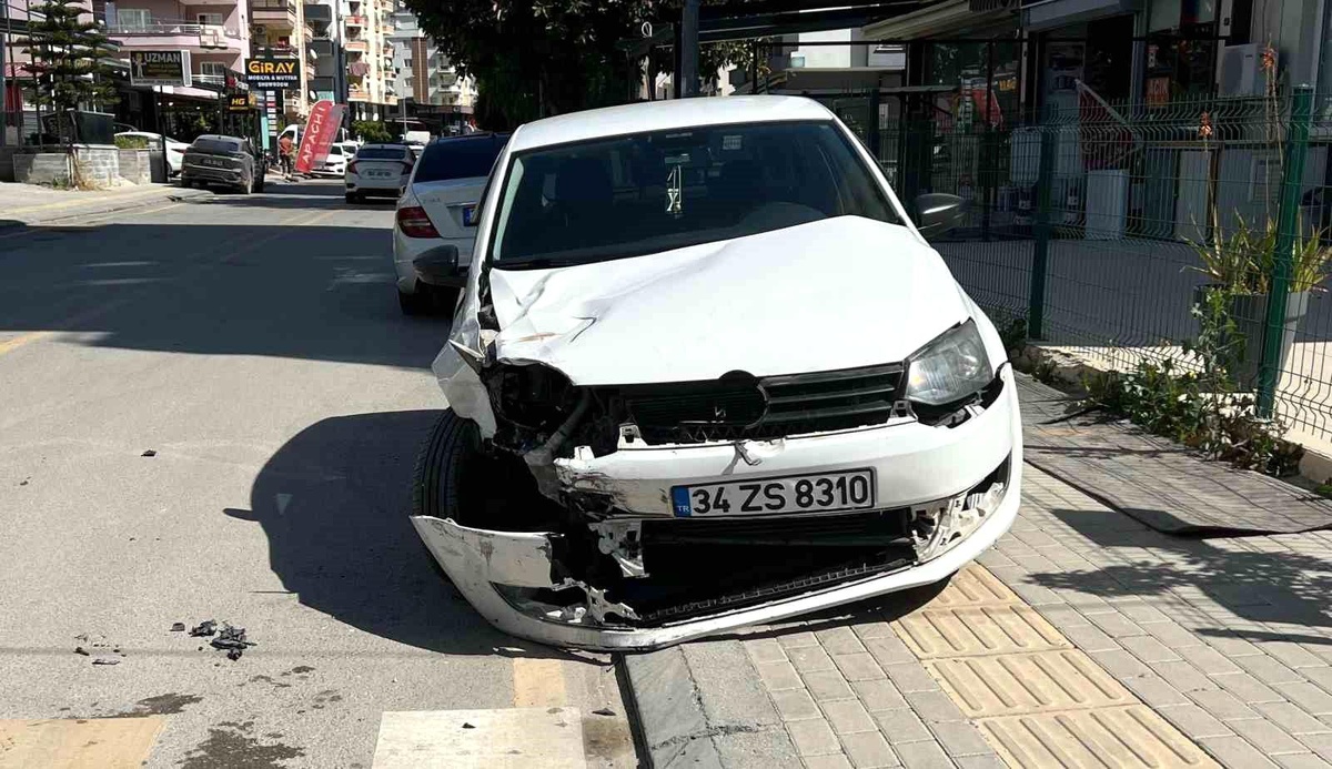 Erdemli\'de Motosiklet Kazası