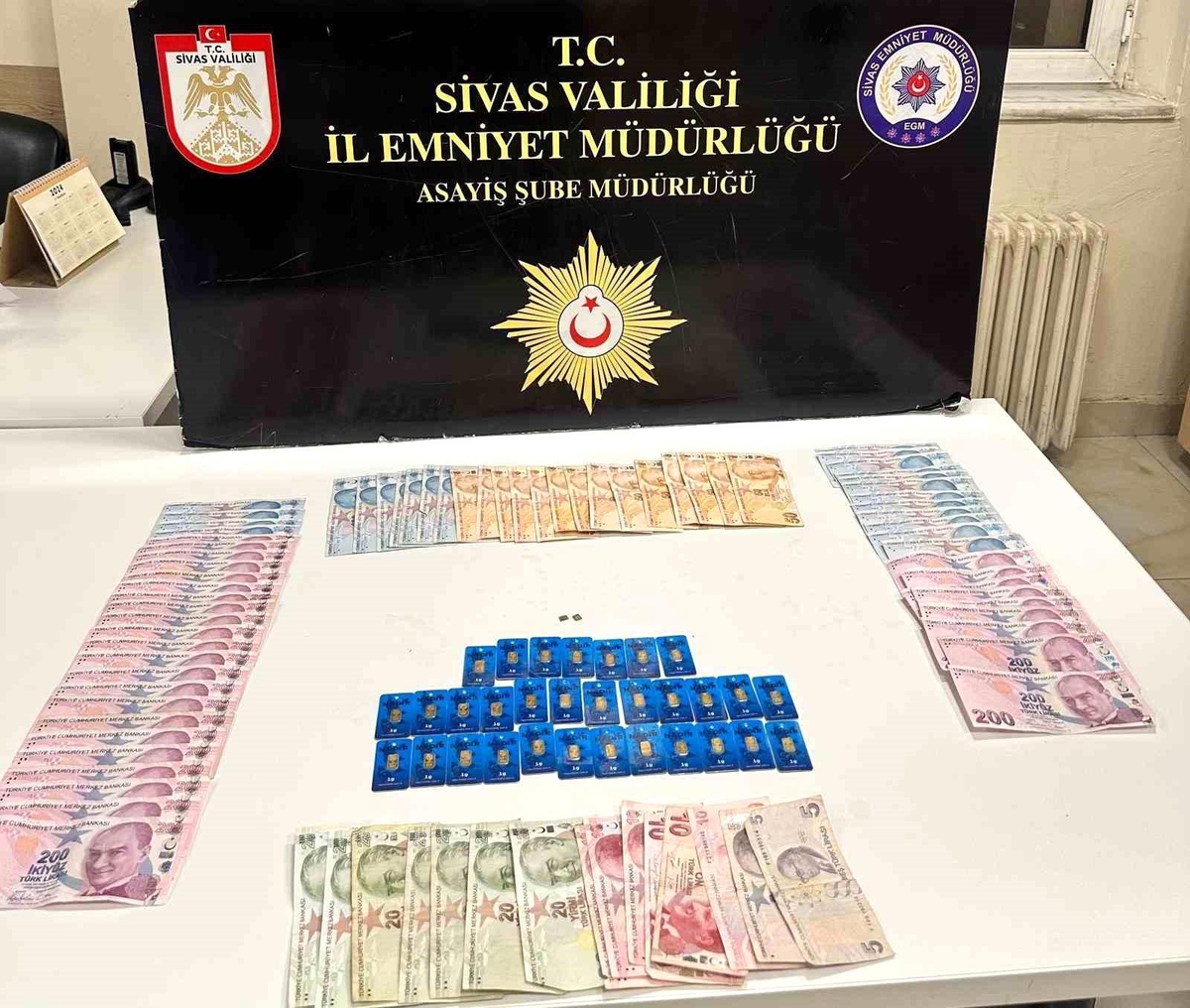 Sivas\'ta Sahte Altın Operasyonu