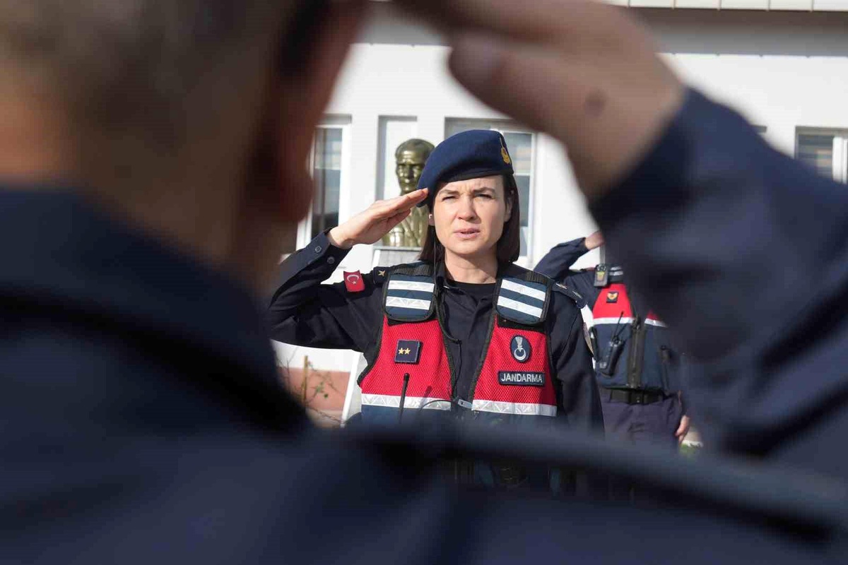 Balıkesir\'deki Kadın Jandarma Personeli, Suçla Mücadelede Öncü Rol Oynuyor