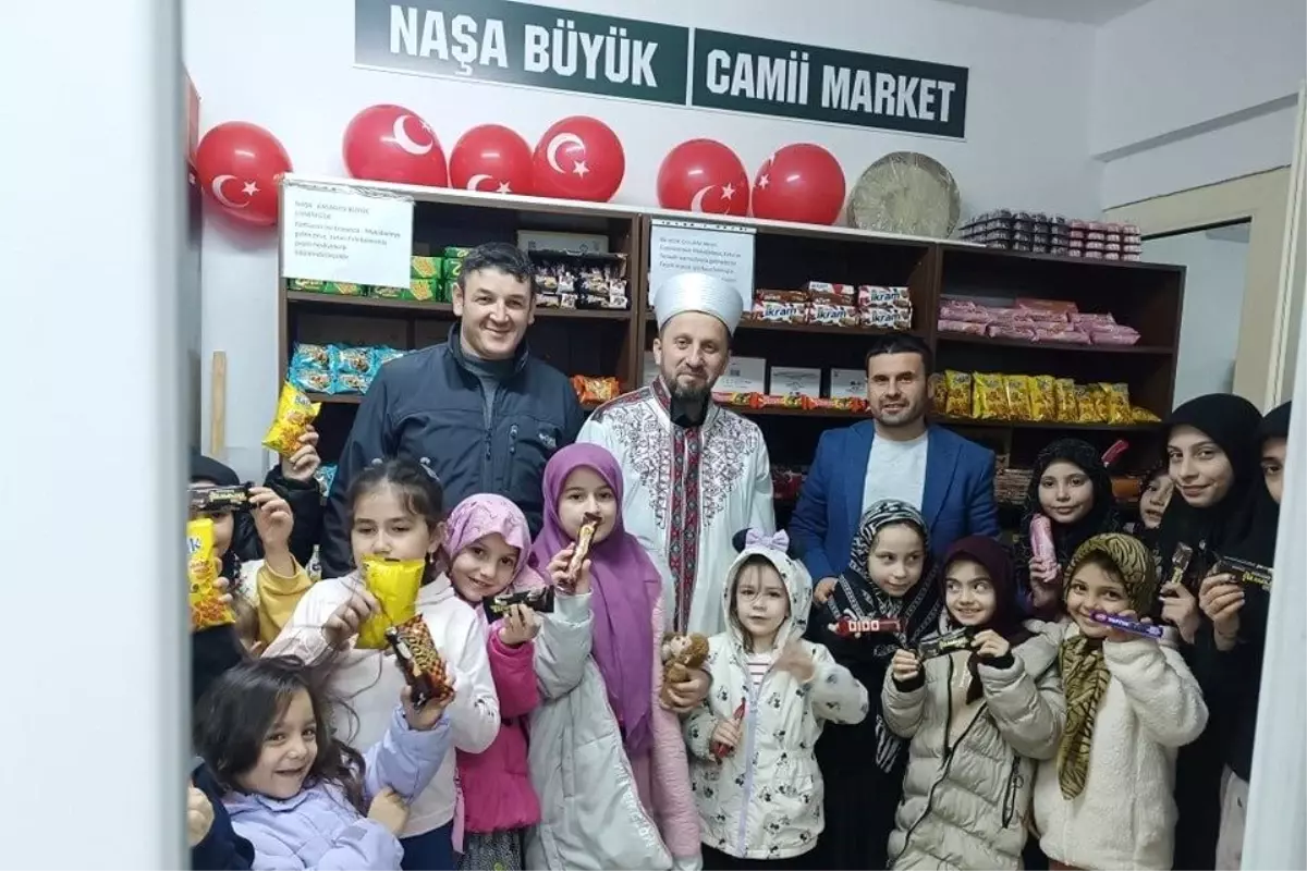 Cami Market, Ramazan\'da Çocuklara Ücretsiz İkram Sağlıyor