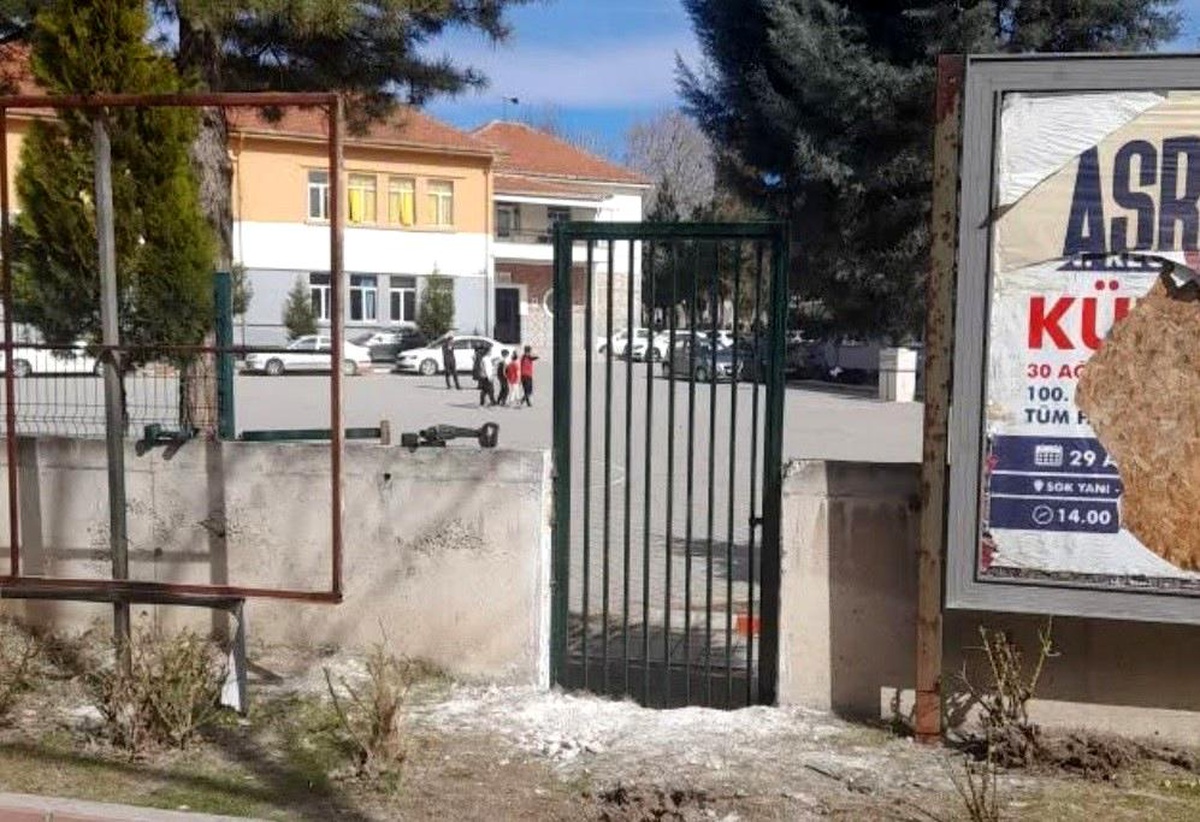 Tavşanlı\'da Pazar Otoparkı Düzenlemesi