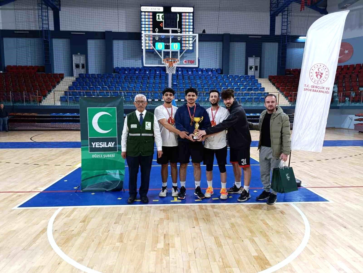 Düzce\'de Yeşilay 3x3 Basketbol Turnuvası Tamamlandı