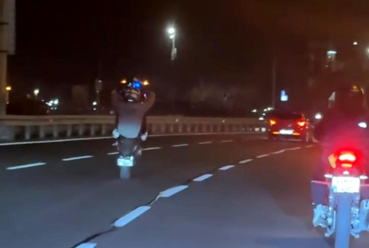 Bakırköy\'de Tehlikeli Motosiklet Sürücüsü