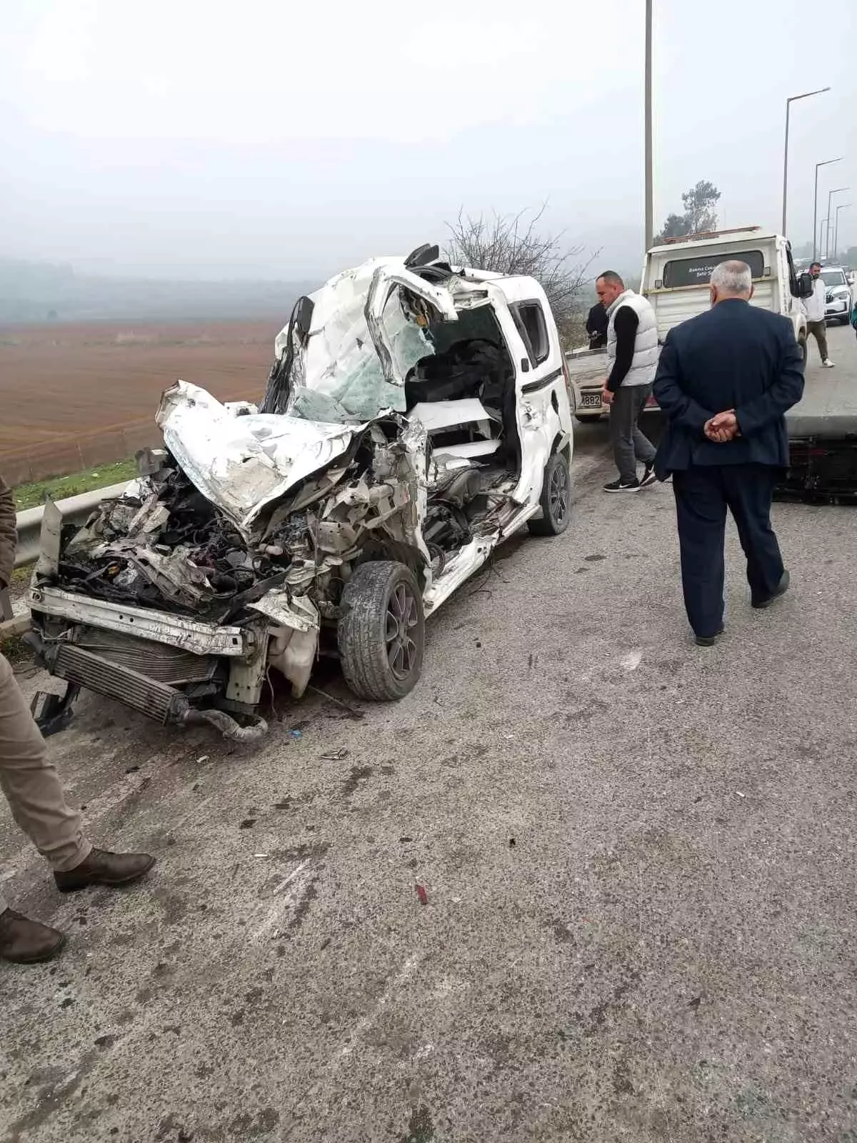 İzmir\'de Feci Kaza: Genç Sürücü Hayatını Kaybetti