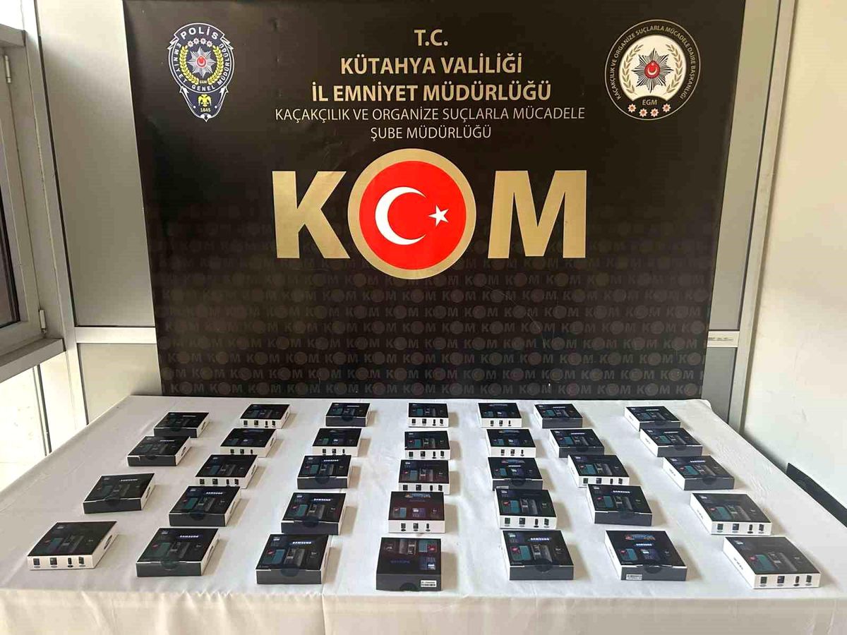Kütahya\'da 34 Kaçak Telefon Ele Geçirildi