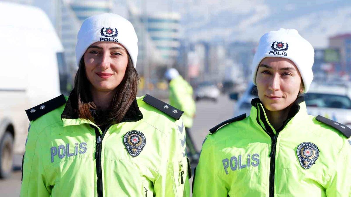 Erzurum\'un Trafik Şefleri: Kadın Komiserler